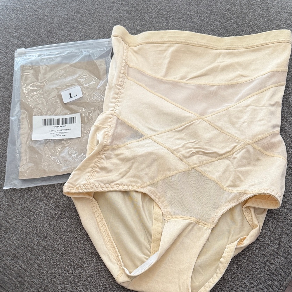 Seamless High-Waist Shapewear in Cream